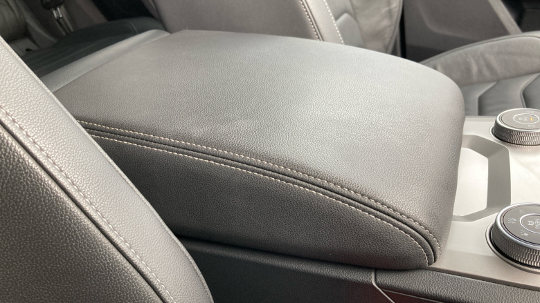 Volkswagen Touareg 3.0 V6 TDI 4Motion Black Edition 5dr Tip Auto Diesel Estate